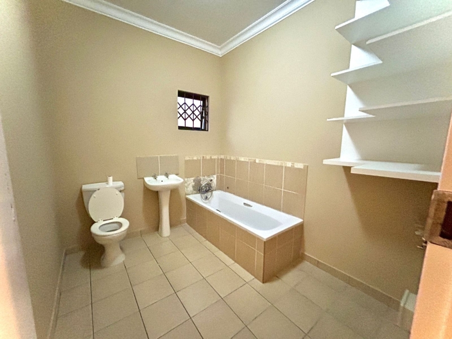 To Let 3 Bedroom Property for Rent in Waterval East North West